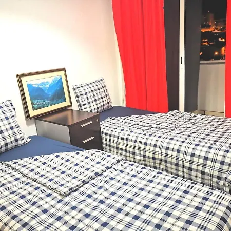 Pensjonat Twin Beds Bedroom Sharing, Wifi And Ac, 300 Meters From Station